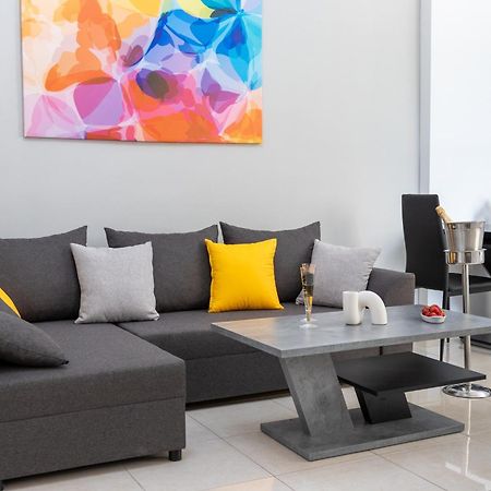 H4 Art Sparta Apartment Екстериор снимка