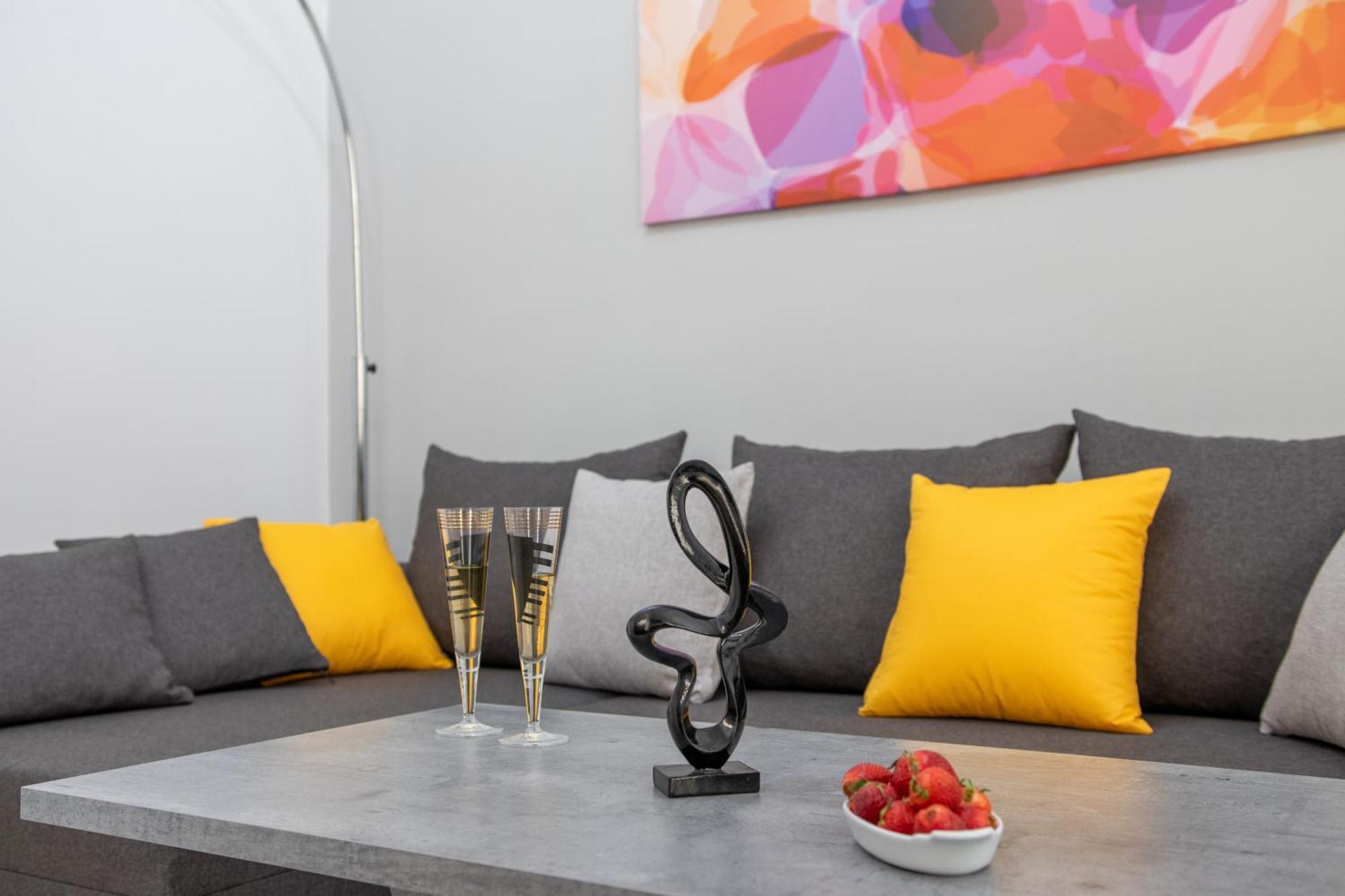 H4 Art Sparta Apartment Екстериор снимка