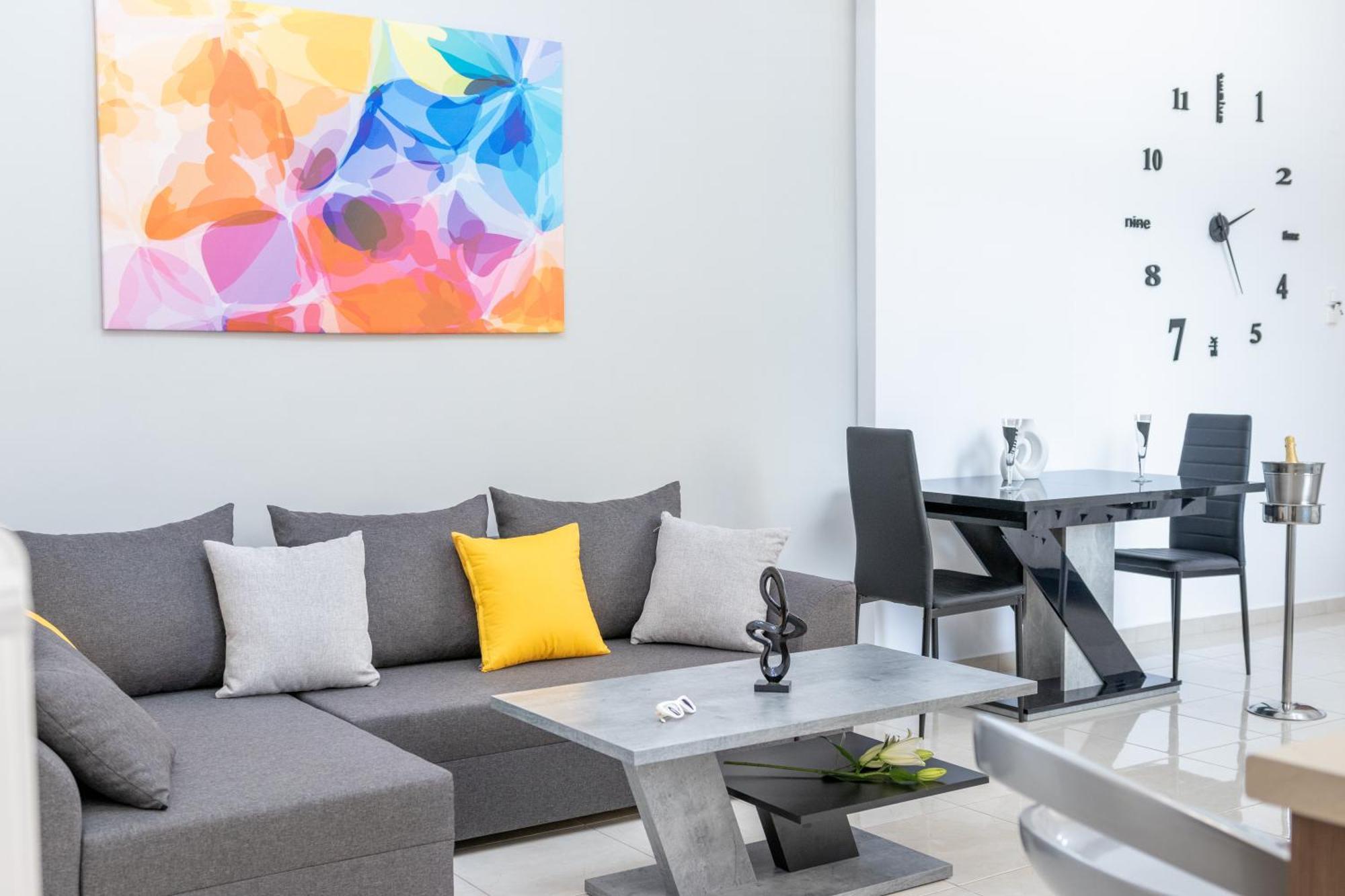 H4 Art Sparta Apartment Екстериор снимка